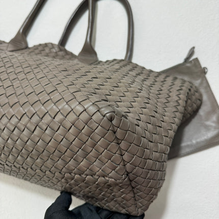 Sold Bottega Veneta Cabat Large Intreccio Leather Tote Bag Grey 40-43cm