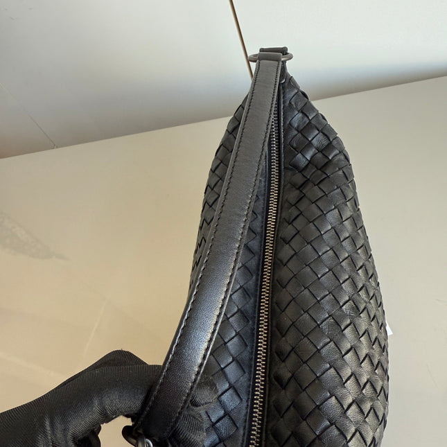 Sold Bottega Veneta Sloane Shoulder Bag Black Small 25cm