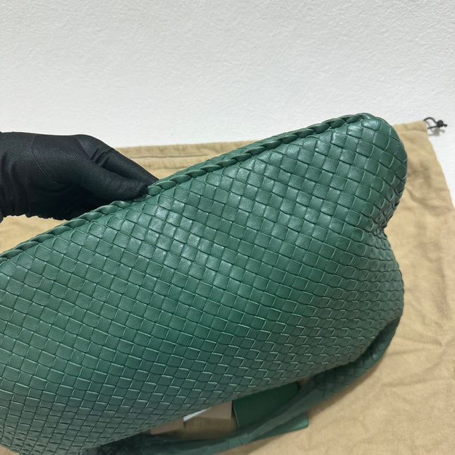 Bottega Veneta Veneta Hobo Medium Dark Green 45cm Lambskin Leather