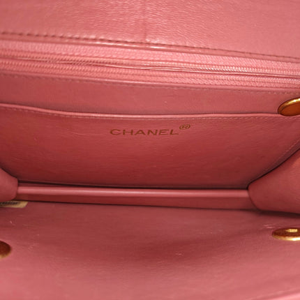 Sac à bandoulière Chanel vintage double C en cuir d'agneau noir, petit, avec fermoir tourniquet, 2 voies