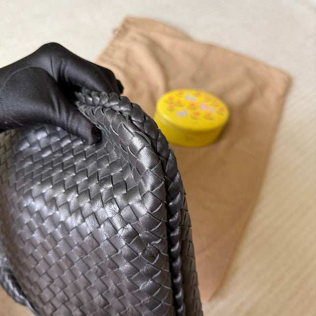 Bottega Veneta Veneta Intrecciato Hobo Bag Medium Black Leather 47cm