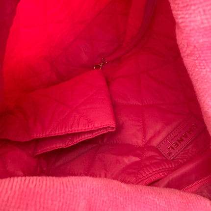 Chanel Coco Beach Quilted Hobo Pink Soft Cloth 2023