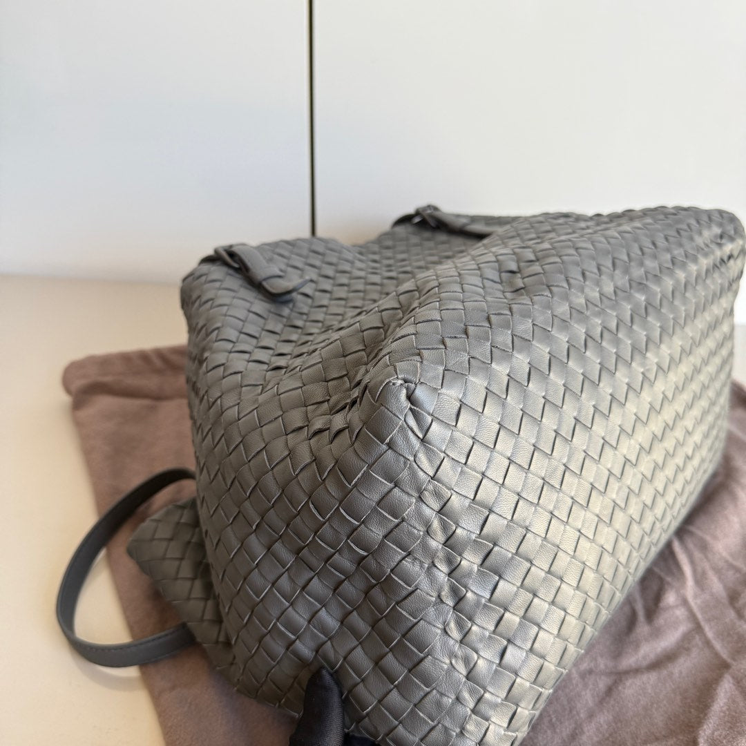 Bottega Veneta Cesta Shopper Tote Nappa Intrecciato Leather Grey Small