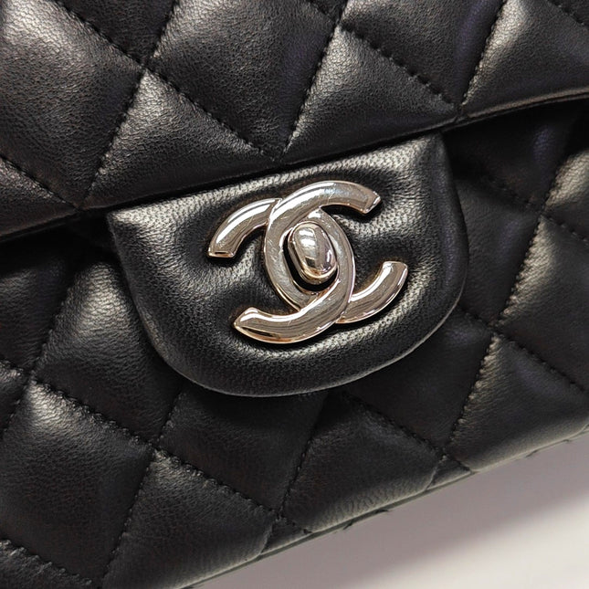 Chanel Timeless Classic Flap Medium 2014 Black Lambskin Leather Silver Hardware