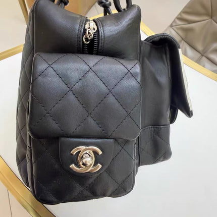 Sac Reporter Grande Taille Chanel Cambon Multipoches en Cuir de Veau Noir Logo Blanc