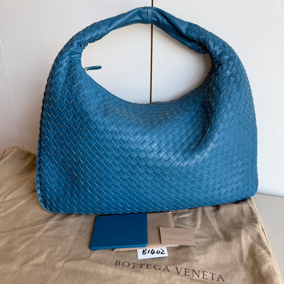 Bottega Veneta Veneta Hobo Medium Blue Intrecciato Leather Bag 47cm