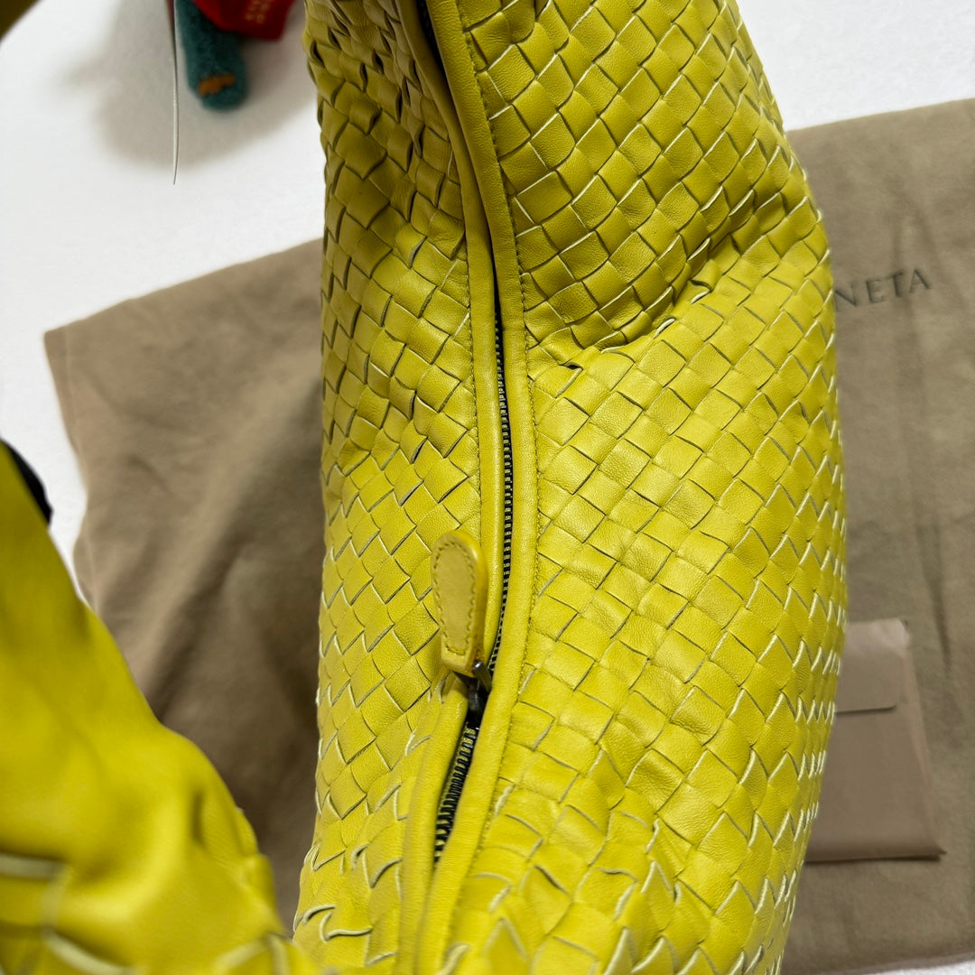 Bottega Veneta Veneta Hobo Medium Yellow Intrecciato Leather Bag 47cm