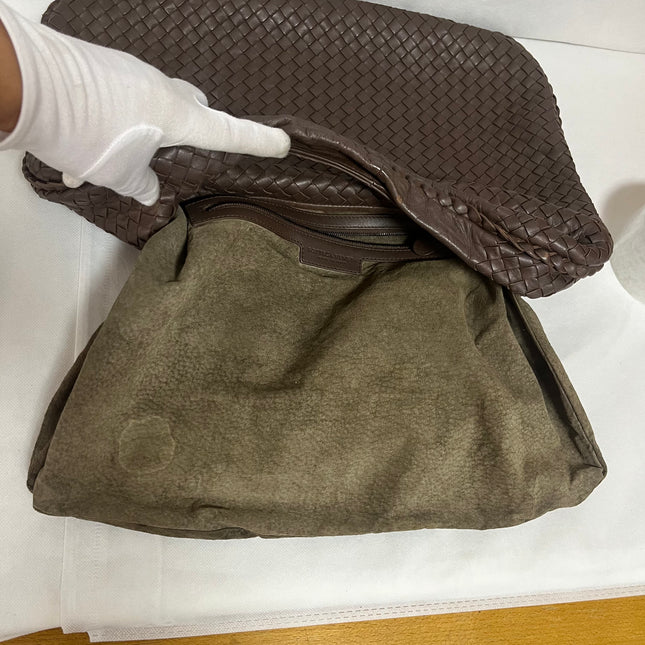 Bottega Veneta Veneta Hobo Intrecciato Chocolate Brown Medium Lambskin Leather 47cm