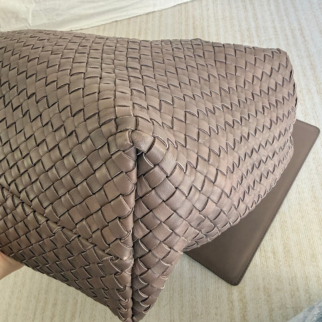 Bottega Veneta Cabat Large Intreccio Leather Tote Bag Grey 40-43cm