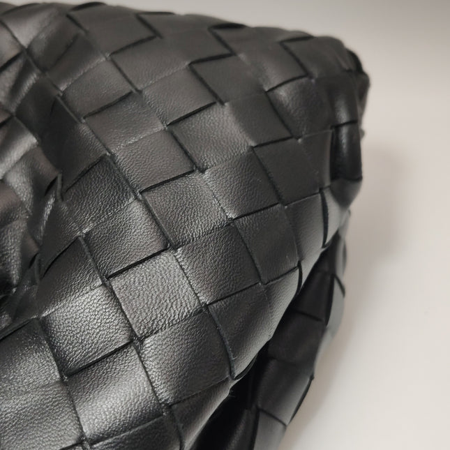 Bottega Veneta Pouch Large Intrecciato Black Calfskin Leather Clutch