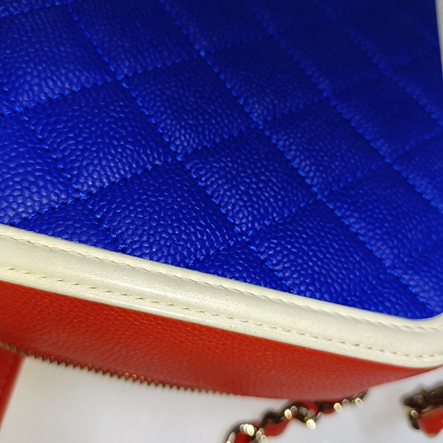 Chanel Filigree Medium Vanity Case Tricolor Caviar Leather, 2018-2019