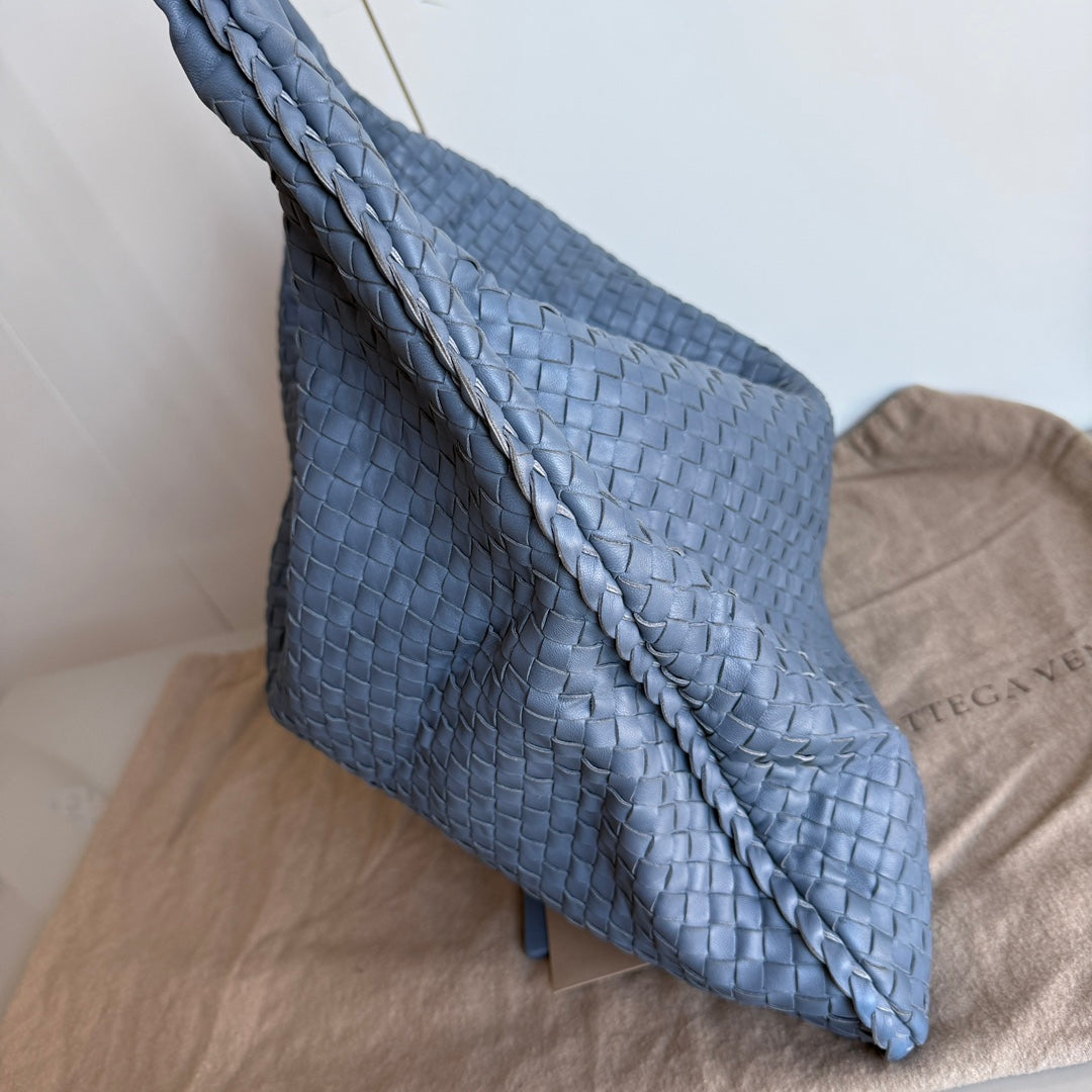 Bottega Veneta Veneta Hobo Maxi Misty Navy Intrecciato Leather 51cm