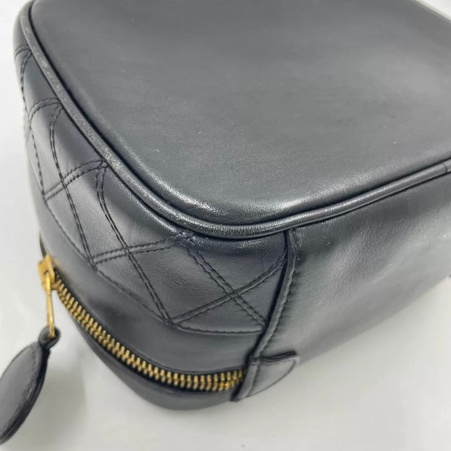 Chanel Vanity Case 1991-1994 Calfksin Leather Black Zip Opening Makeup Bag