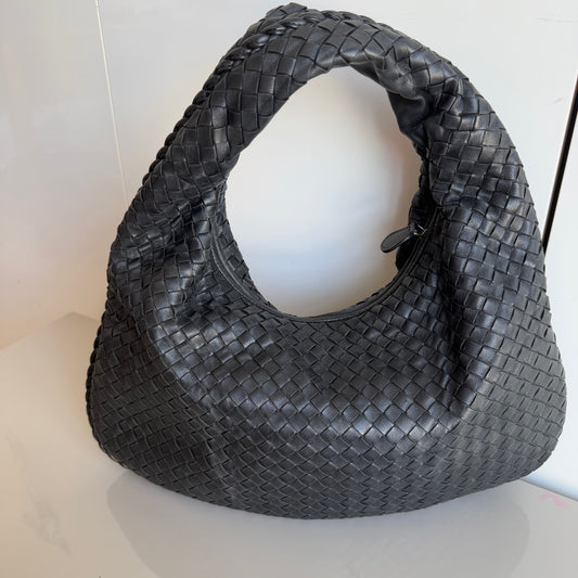 Bottega Veneta Veneta Intrecciato Hobo Bag Medium Black Lambskin leather 40cm-Luxbags