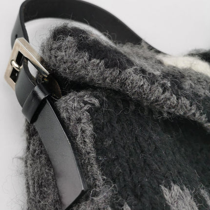 Fendi Baguette Bag Grey and White Wool Knit Shoulder Bag