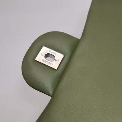 Chanel Classic Flap Maxi Metallic Green Patent Leather Double Flap Sliver Hardware 2012