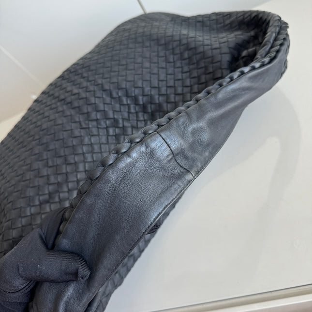 Sold Bottega Veneta Veneta Hobo Large Black 54cm Lambskin Leather