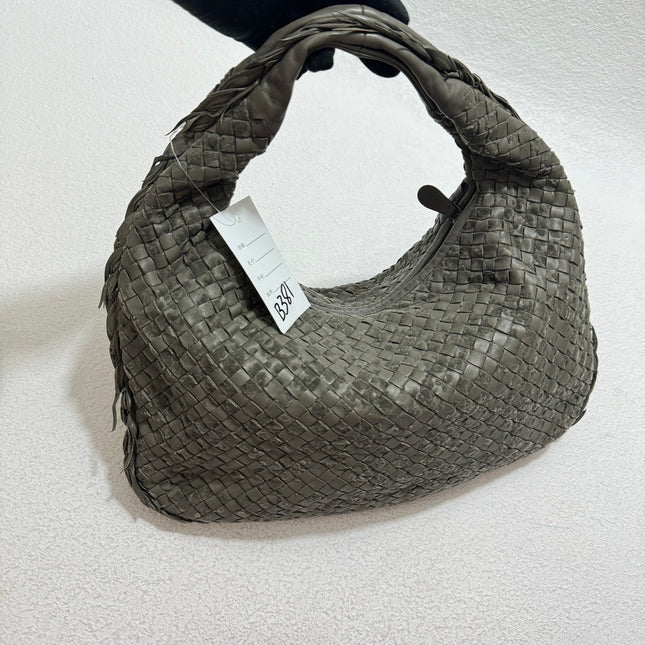 Bottega Veneta Veneta Hobo Medium Leather and Velvet Grey Green 41cm