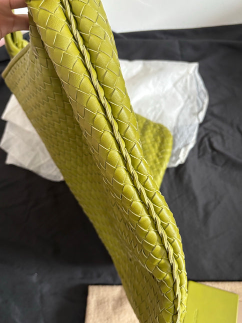 Bottega Veneta Veneta Hobo Maxi Avocado Green Intrecciato Leather Bag 50cm