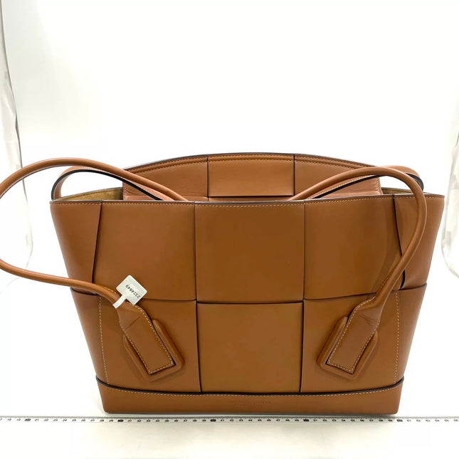 Bottega Veneta Arco Tote Bag Medium Tan Brown Leather 33