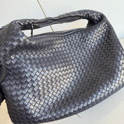 Bottega Veneta Intrecciato Hobo Bag Medium Black Navy Leather 47cm