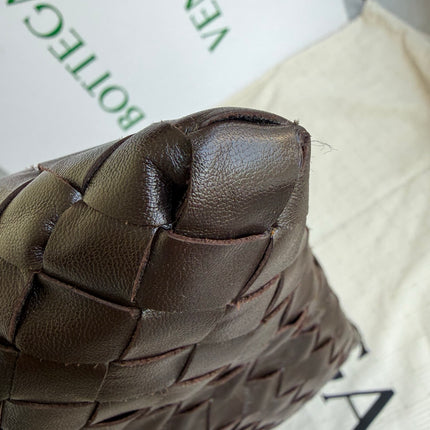 Bottega Veneta Hop Large Leather Fondant Chocolate Brown Hobo Bag