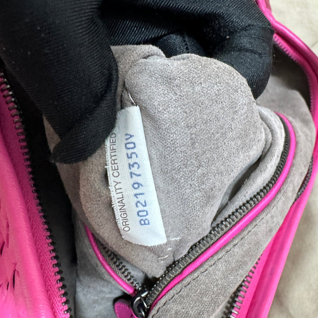 Sold Bottega Veneta Veneta Hobo Medium Fuchsia Pink Intrecciato Leather Bag 47cm
