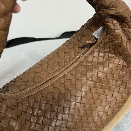 Bottega Veneta Intrecciato Hobo Bag Medium Milk Chocolate Brown Lambskin leather 40cm