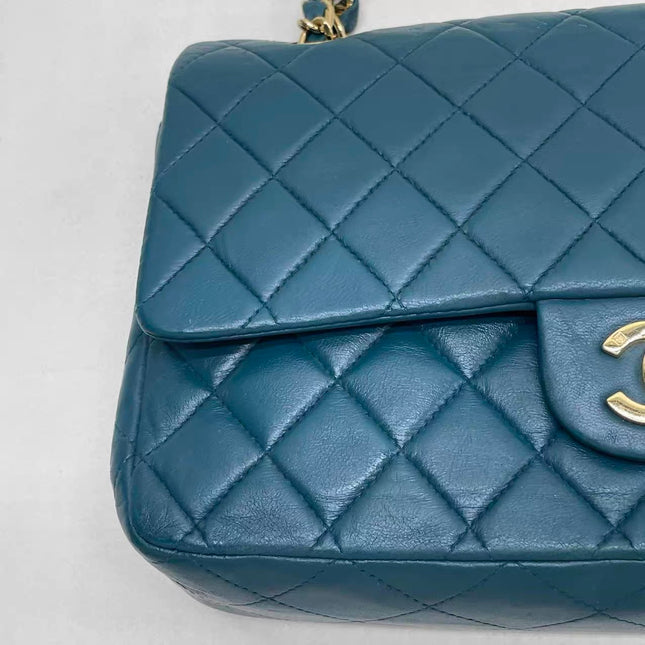 Chanel Classic Flap Medium Vintage Navy Lambskin Leather 24k Gold Hardware