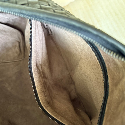 Bottega Veneta Veneta Intrecciato Hobo Bag Medium Black Leather 47cm