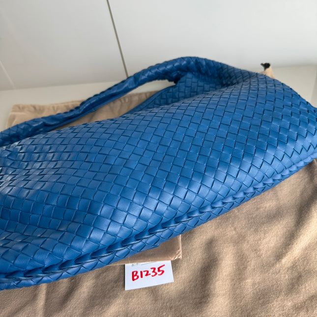 Sold Bottega Veneta Veneta Hobo Medium Blue Intrecciato Leather Bag 47cm
