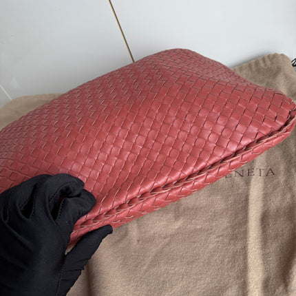 Bottega Veneta Veneta Hobo Medium Brick Red Intrecciato Leather Bag 47cm