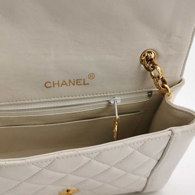 Chanel Diana CC Flap Bag Small Vintage White Lambskin Leather with 24k Gold HW, 1989-1991