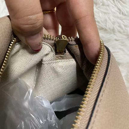 Sac Loewe Puzzle Medium en cuir de veau sable beige avec bandoulière marron