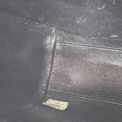 Sac Chanel Vintage Kelly à Rabat en Cuir Noir avec Bandoulière Réglable et Bijouterie en Or 24 carats