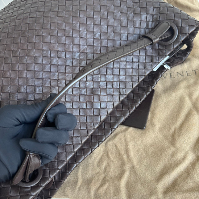 Sold Bottega Veneta Garda Shoulder Bag Intrecciato Nappa Leather Dark Chocolate Brown Large 33cm