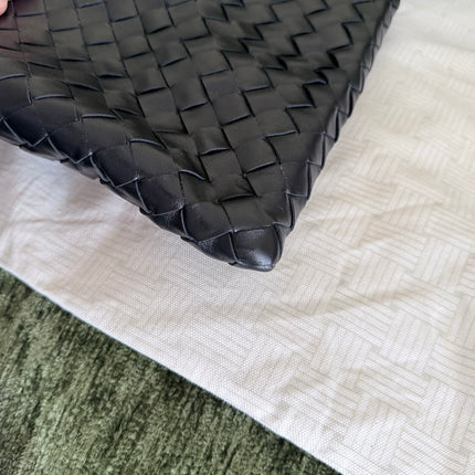 Bottega Veneta Hop Large Leather Black Hobo Bag