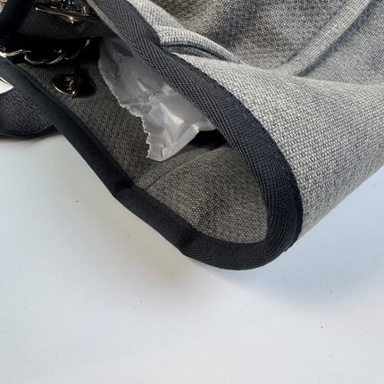 Verkauft Chanel Deauville Tote Medium White