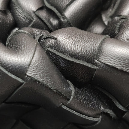 Bottega Veneta Pouch Large Intrecciato Black Calfskin Leather Clutch