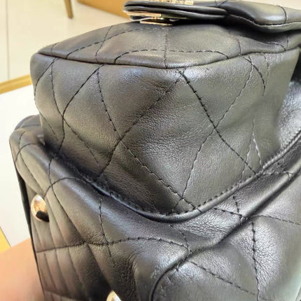 Sac Reporter Grande Taille Chanel Cambon Multipoches en Cuir de Veau Noir Logo Blanc