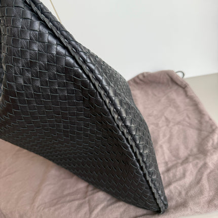Bottega Veneta Veneta Hobo Maxi Black Leather 52cm