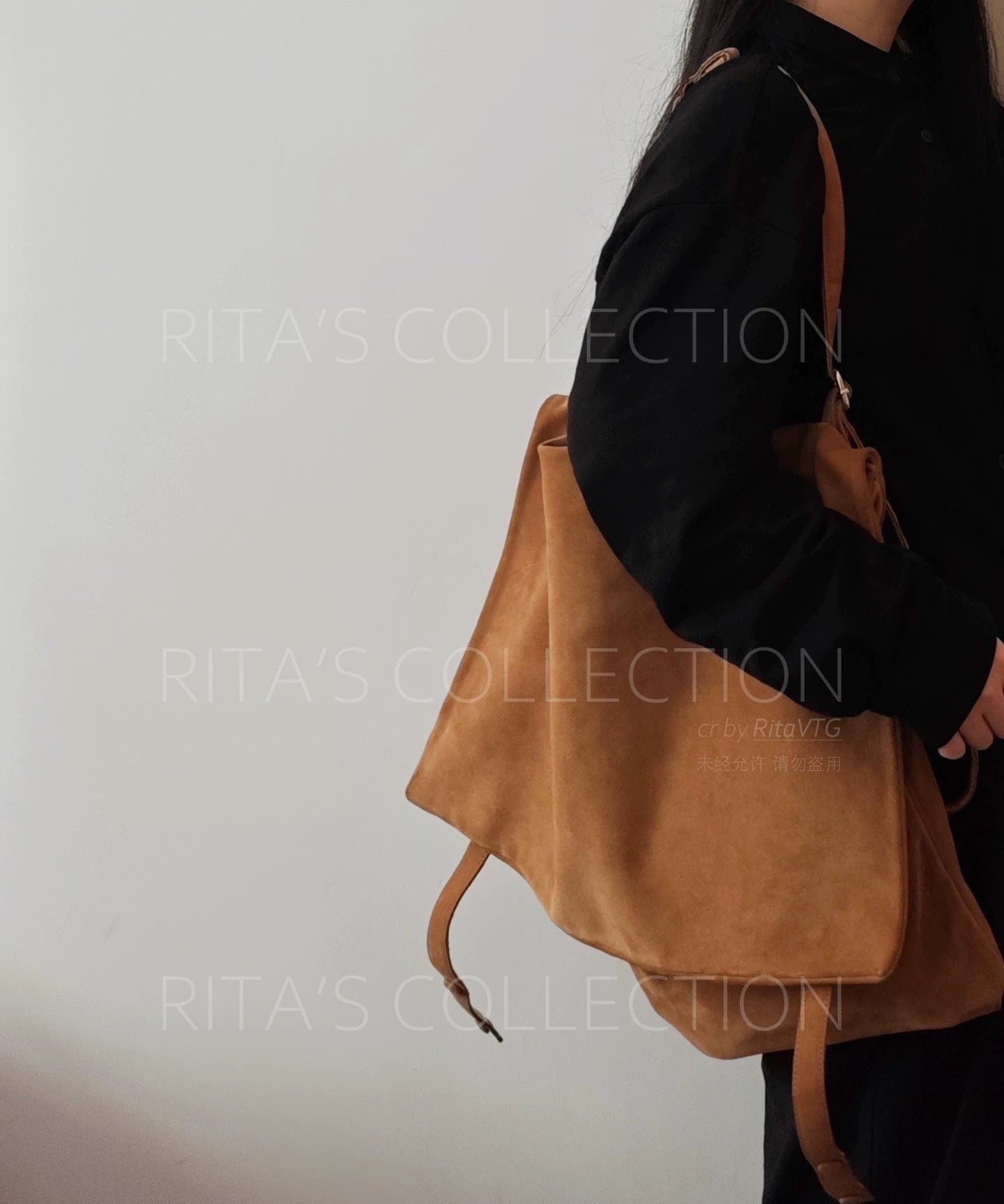 Bottega Veneta Maxi Messenger Bag Suede Leather Tan