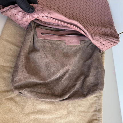 Bottega Veneta Veneta Leather Hobo Small Nude Dirty Pink 40cm