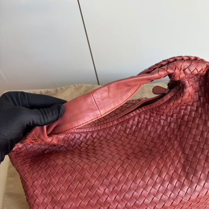 Sold Bottega Veneta Veneta Hobo Medium Brick Red Intrecciato Leather Bag 47cm
