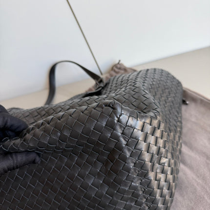 Bottega Veneta Cesta Shopper Tote Nappa Intrecciato Leather Black Large