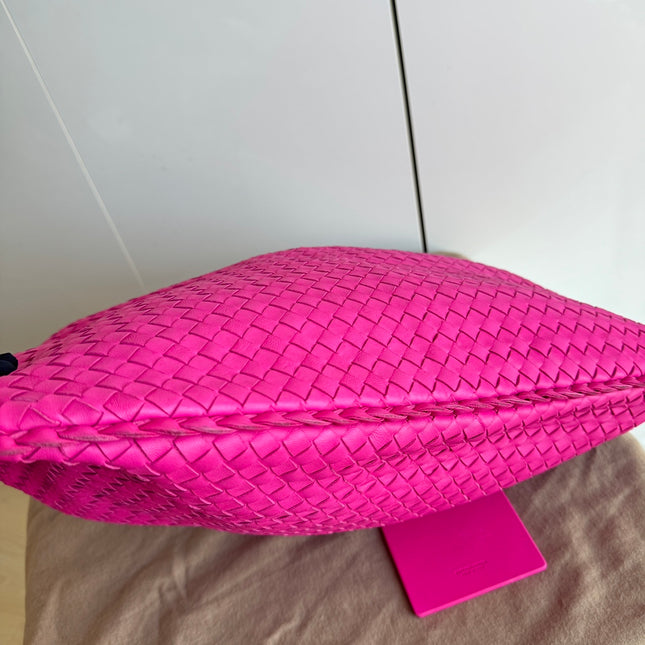 Sold Bottega Veneta Veneta Hobo Large Pink Intrecciato Leather Bag 51cm
