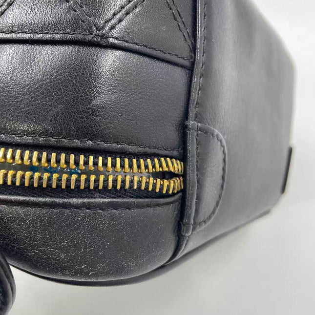 Chanel Vanity Case 1991-1994 Calfksin Leather Black Zip Opening Makeup Bag