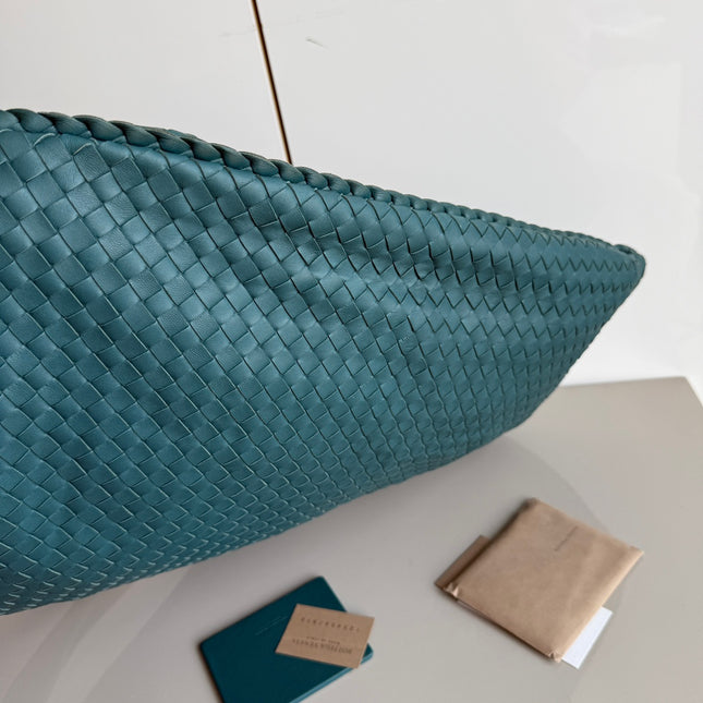 Bottega Veneta Veneta Hobo Maxi Green Intrecciato Leather Bag 51cm
