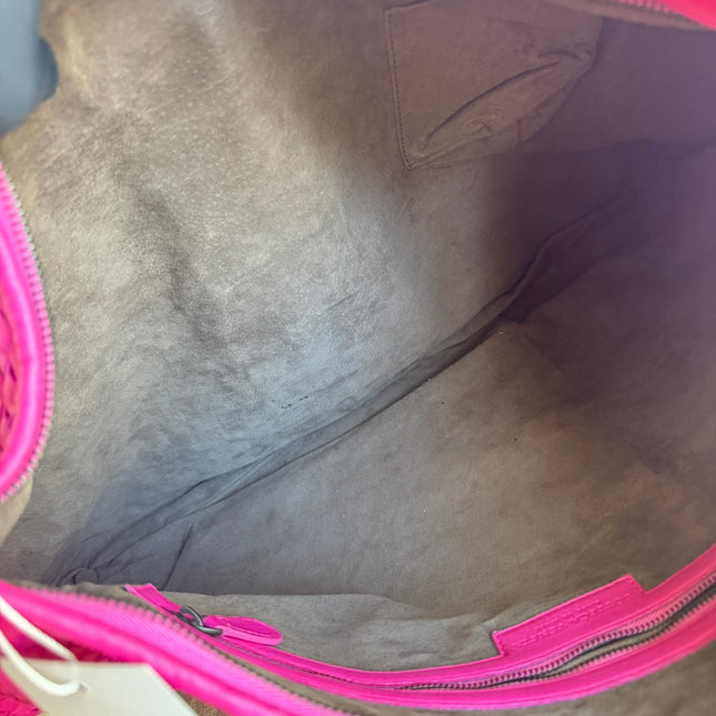 Sold Bottega Veneta Veneta Hobo Large Pink Intrecciato Leather Bag 51cm
