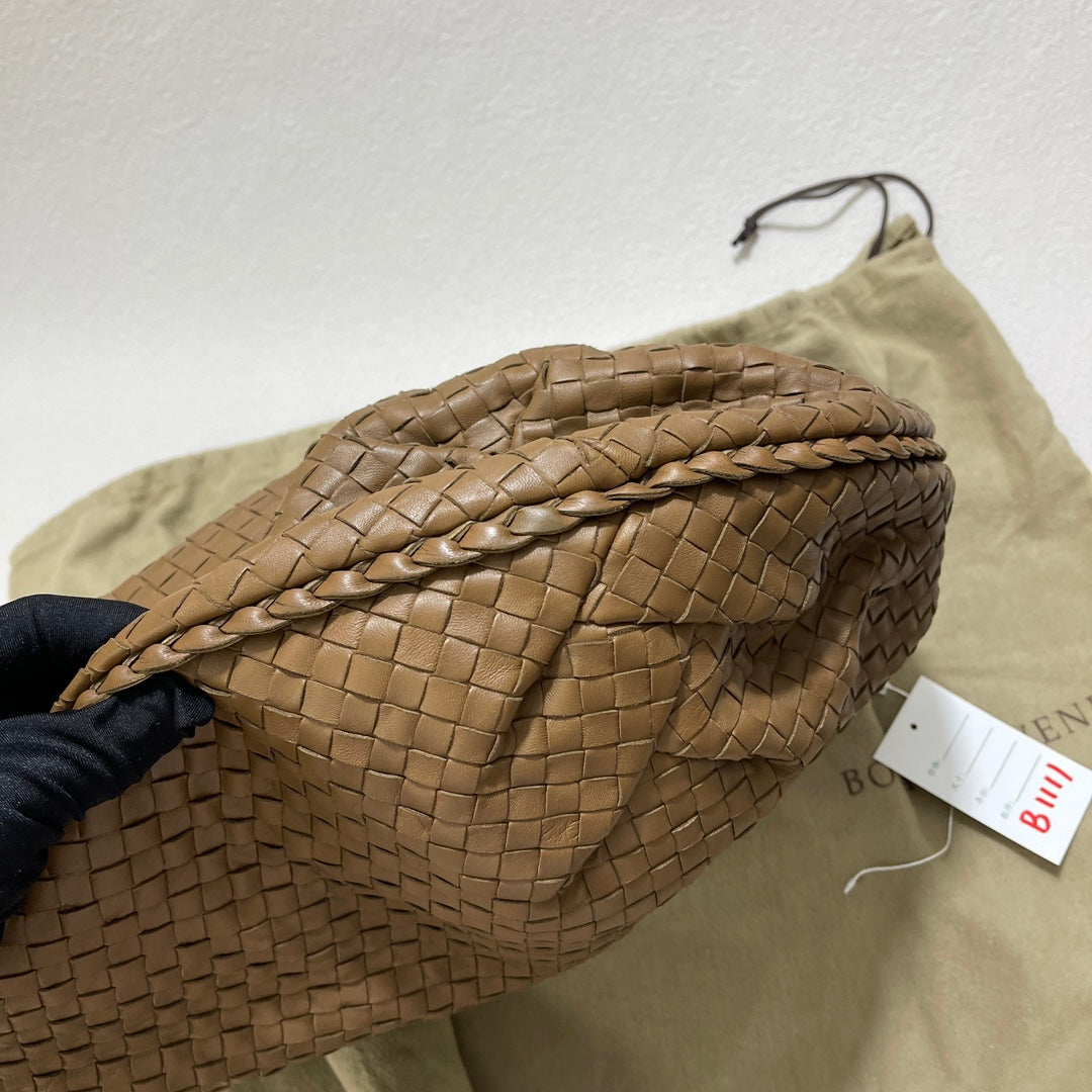 Sold Bottega Veneta Belly Hobo Intrecciato Lambskin Leather Camel Beige Large 50cm